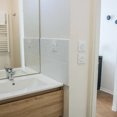 Twenty Business Flats 3* Безье