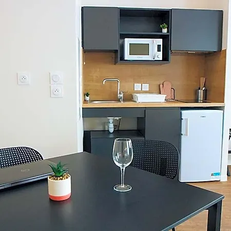 Aparthotel Twenty Business Flats 3*