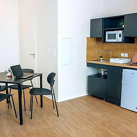Twenty Business Flats 3*